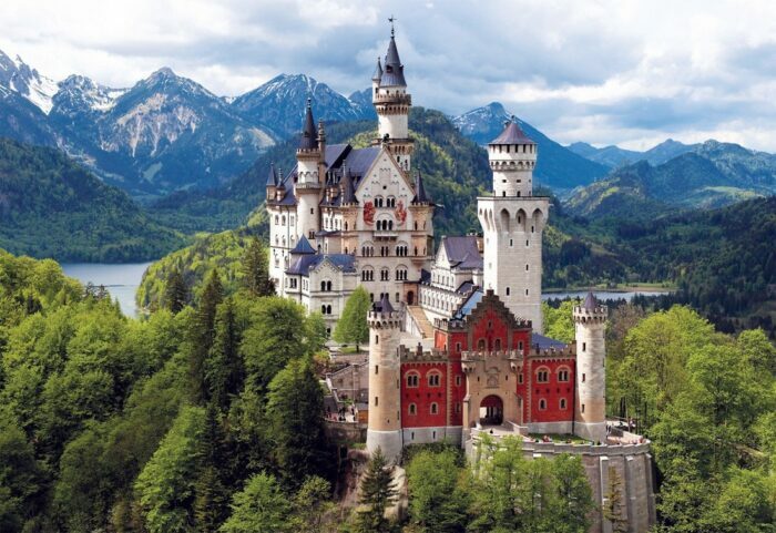 NEUSCHWANSTEIN CASTLE