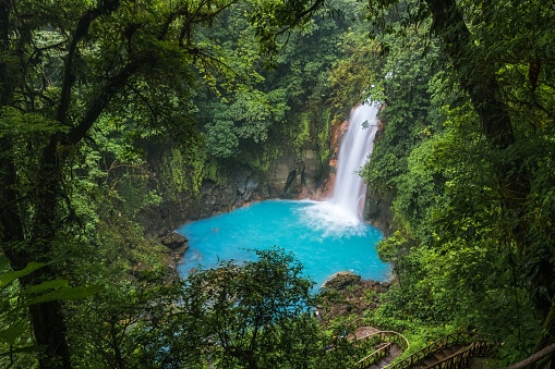 COSTA RICA: NATUREZA, PURA VIDA E ACESSIBILIDADE 1 Costa Rica Cachoeira Rio Celeste